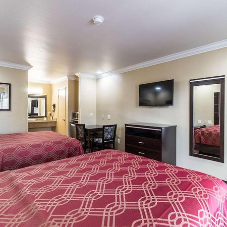 Econo Lodge Inn & Suites Escondido Downtown Dış mekan fotoğraf