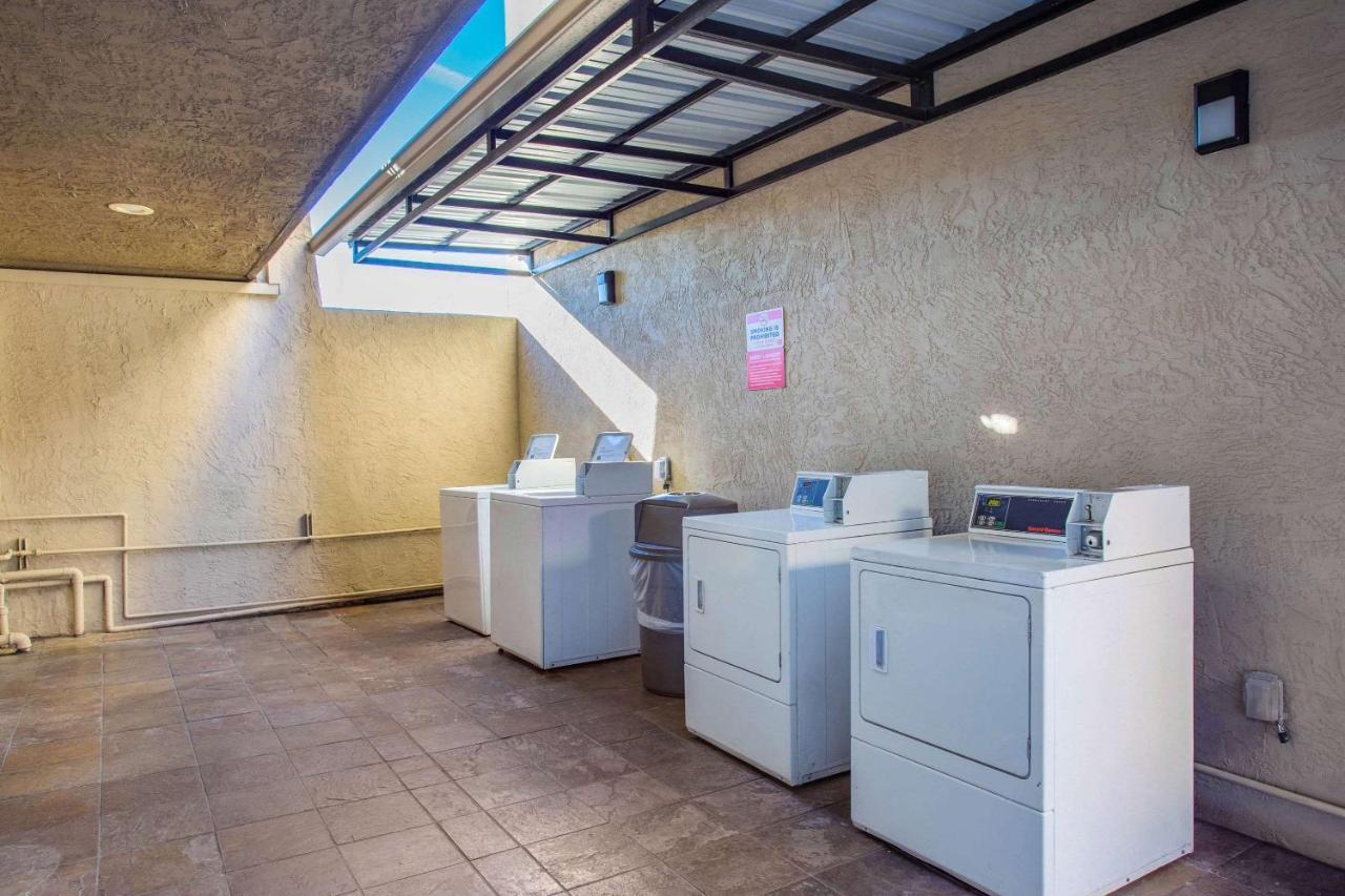 Econo Lodge Inn & Suites Escondido Downtown Dış mekan fotoğraf