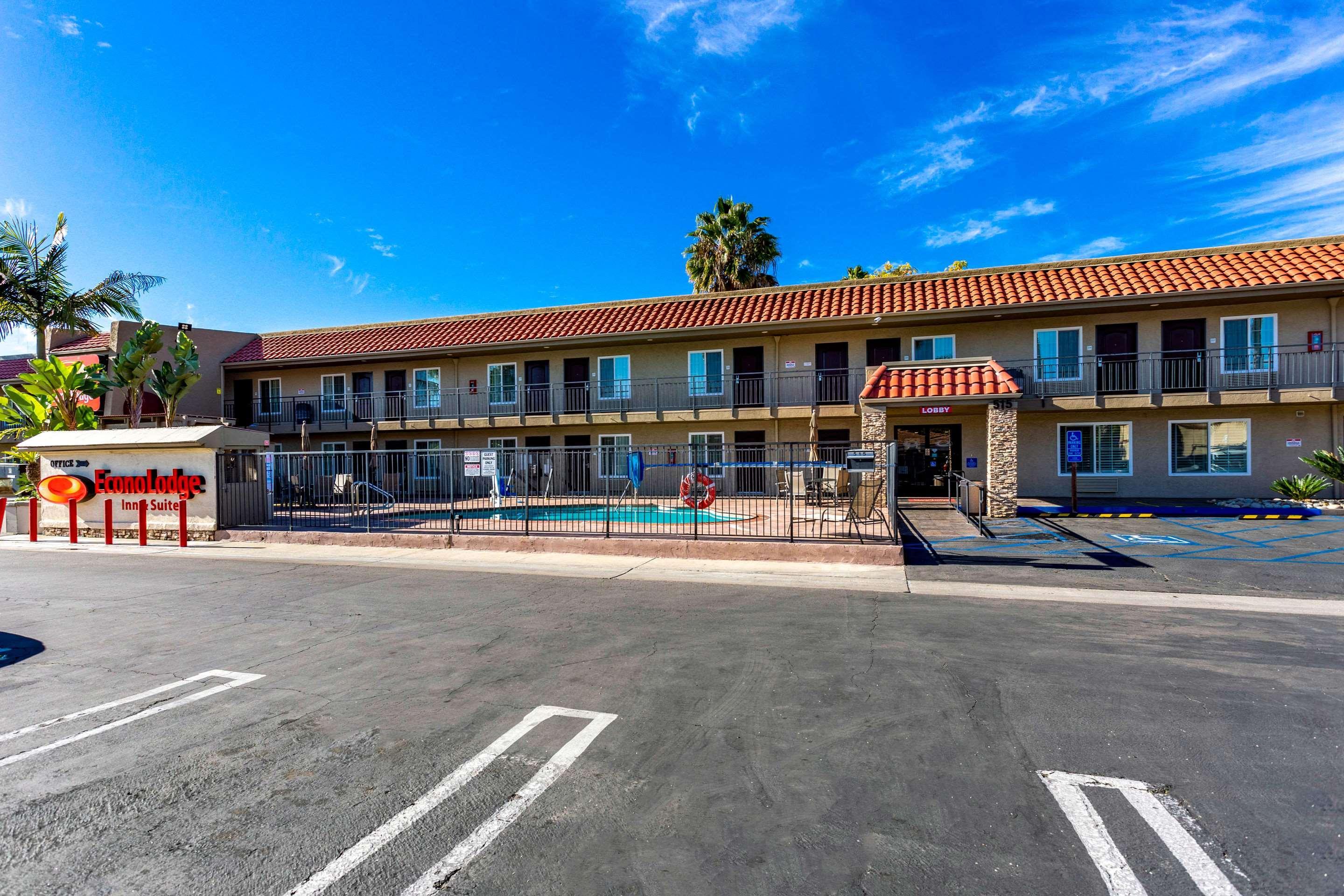 Econo Lodge Inn & Suites Escondido Downtown Dış mekan fotoğraf