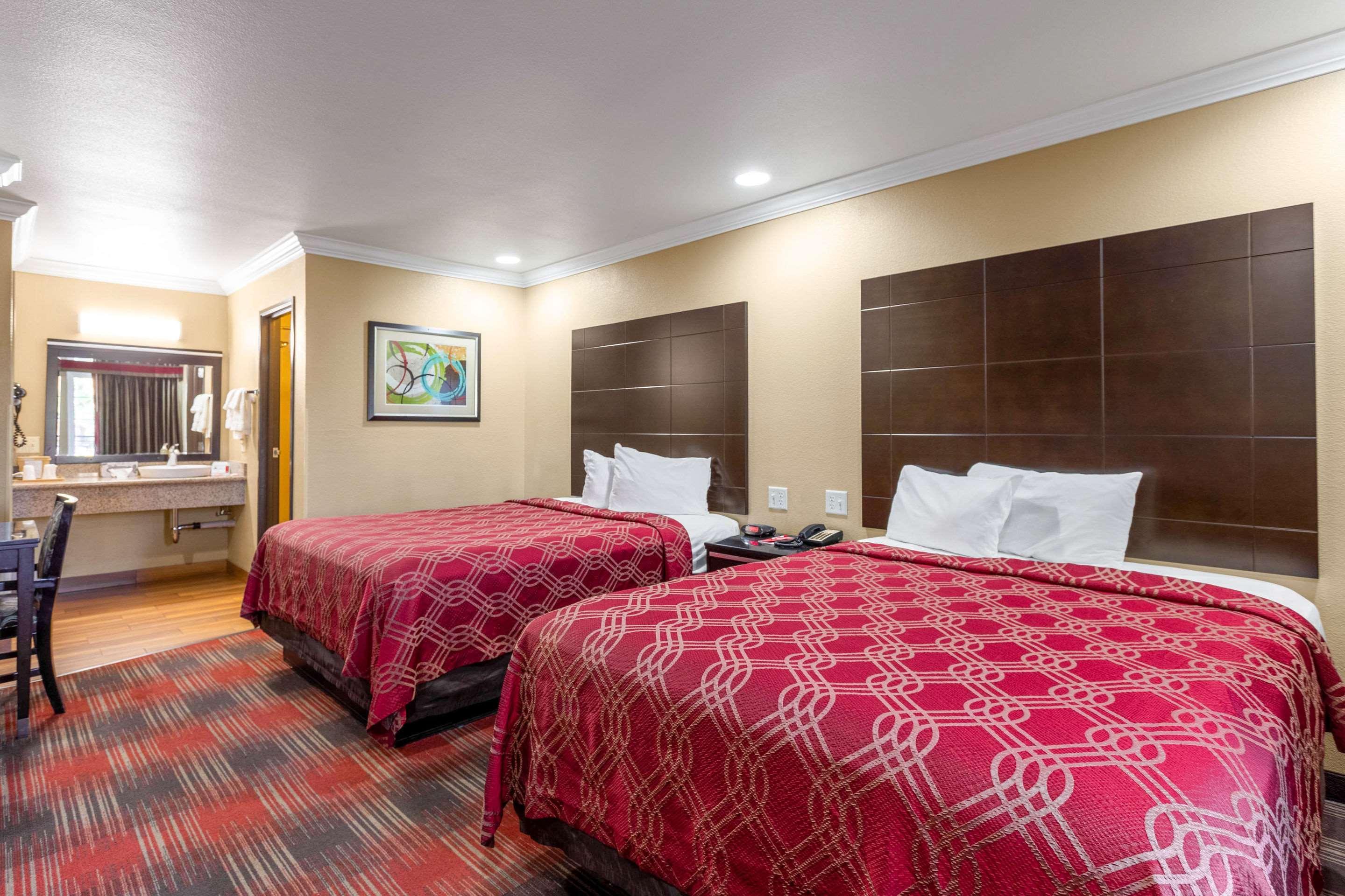 Econo Lodge Inn & Suites Escondido Downtown Dış mekan fotoğraf