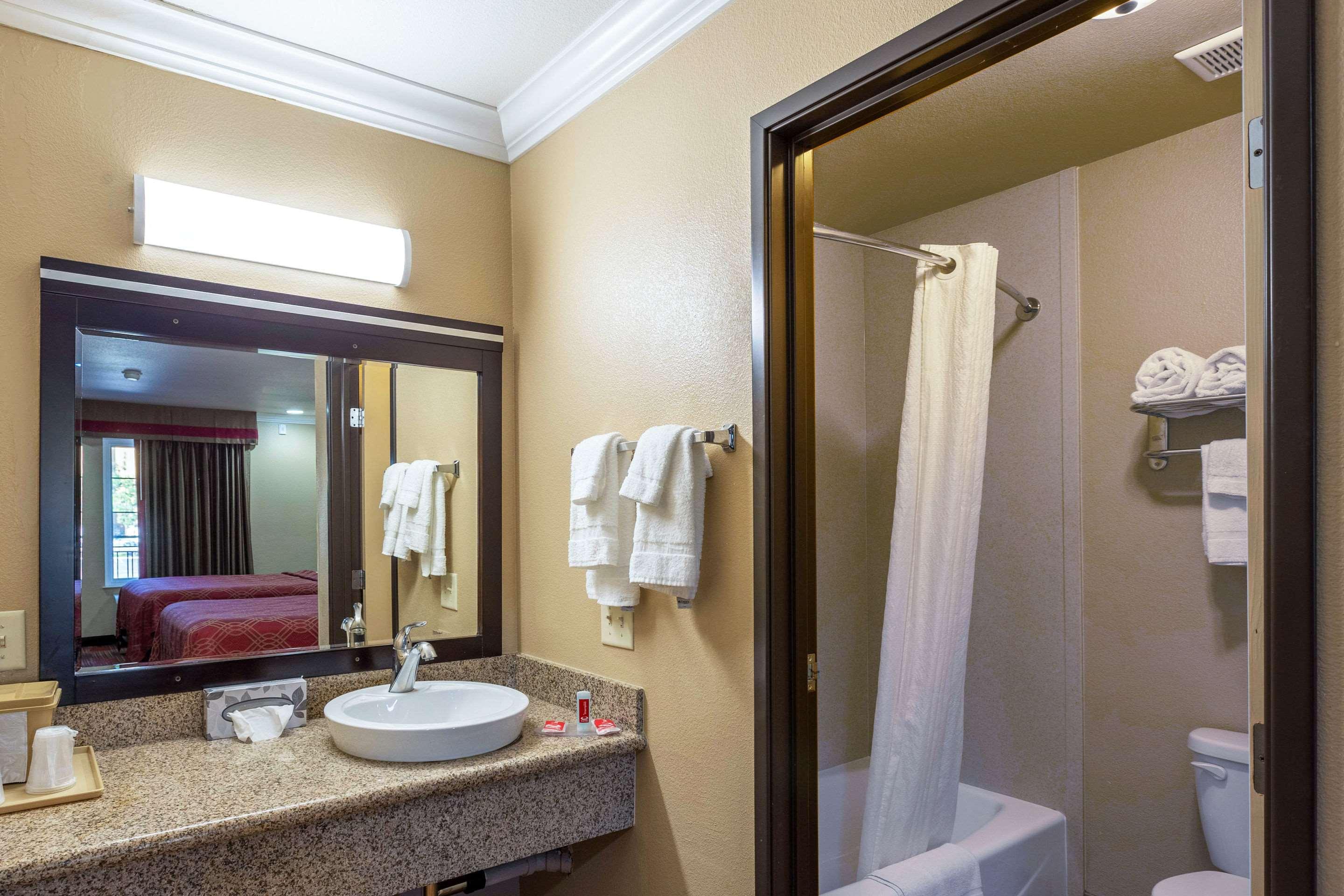 Econo Lodge Inn & Suites Escondido Downtown Dış mekan fotoğraf