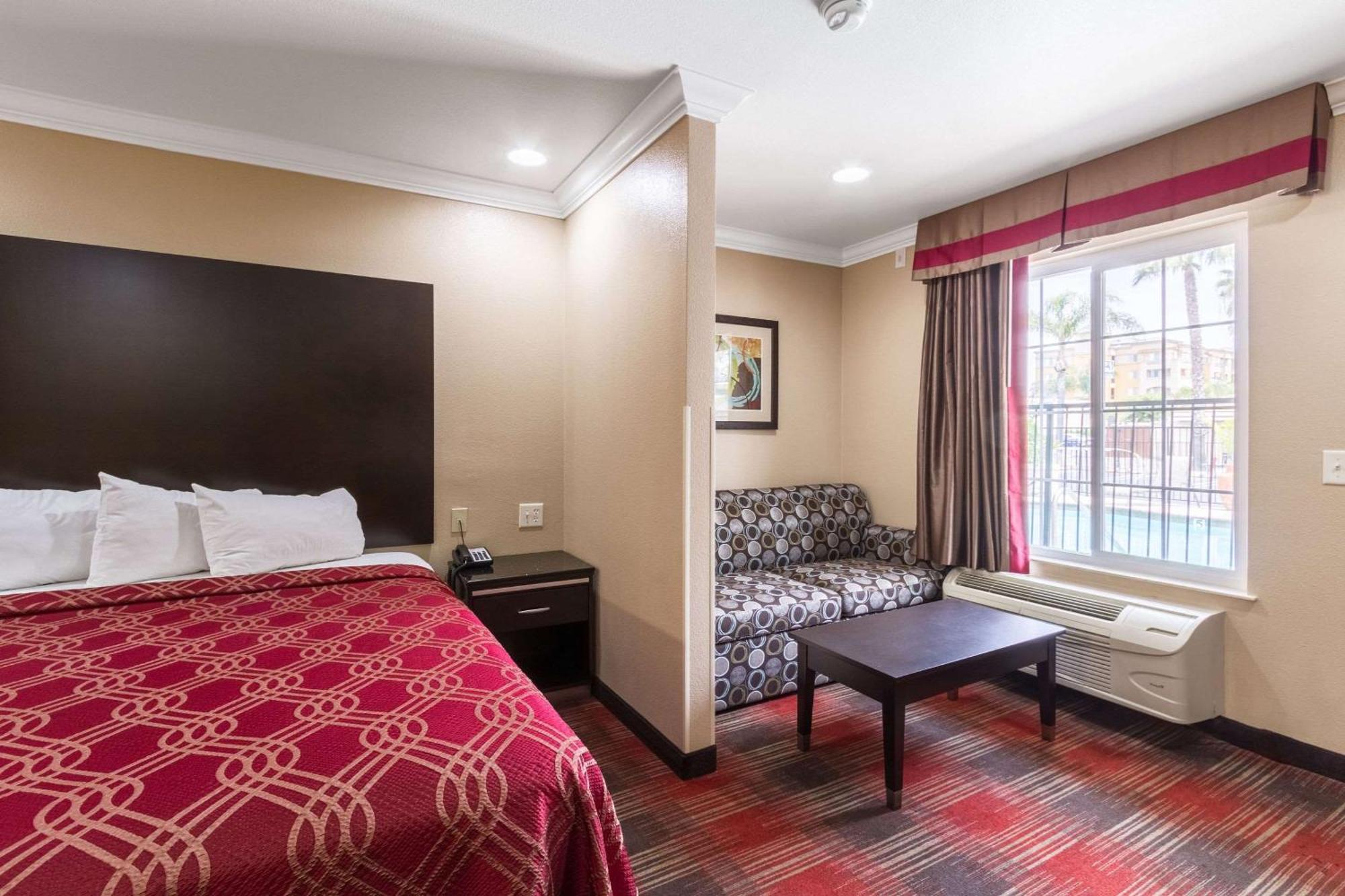 Econo Lodge Inn & Suites Escondido Downtown Dış mekan fotoğraf